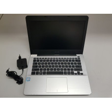 ASUS X302 met I3-6006 en Mint